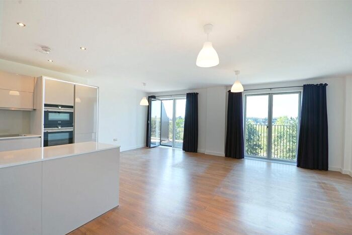 3 Bedroom Flat To Rent In Olympic Park Avenue, London, E20