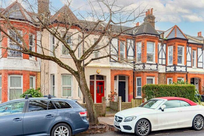 2 Bedroom Flat To Rent In Southfield Road, London, W4