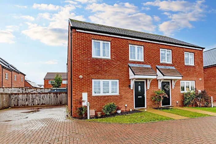 3 Bedroom Semi-Detached House For Sale In Muscovy Mews, Biddenham, Beds, MK40