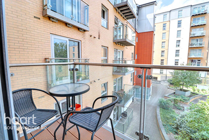 1 Bedroom Apartment For Sale In Imperial Heights, South Woodford, E18