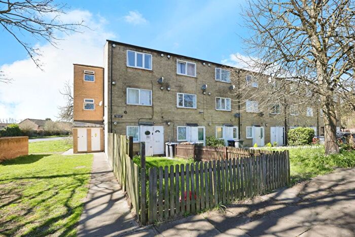 1 Bedroom Apartment For Sale In Gallfield Court, Northampton, NN3