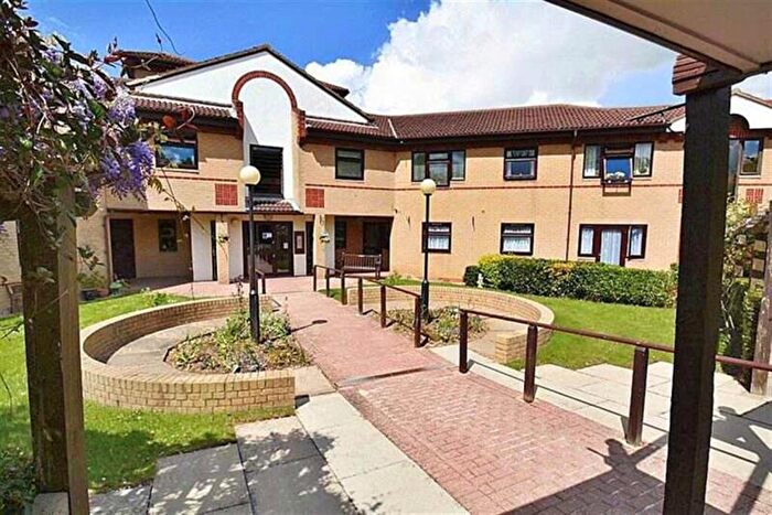 1 Bedroom Retirement Property To Rent In Homeridings House, Flintergill Court, Heelands, Milton Keynes, MK13