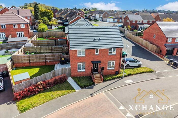 3 Bedroom Semi Detached House For Sale In Wem Drive, Bulkington, CV12