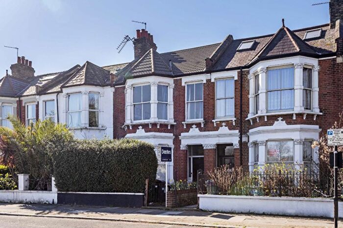 2 Bedroom Flat To Rent In Chiswick Lane, Chiswick, W4