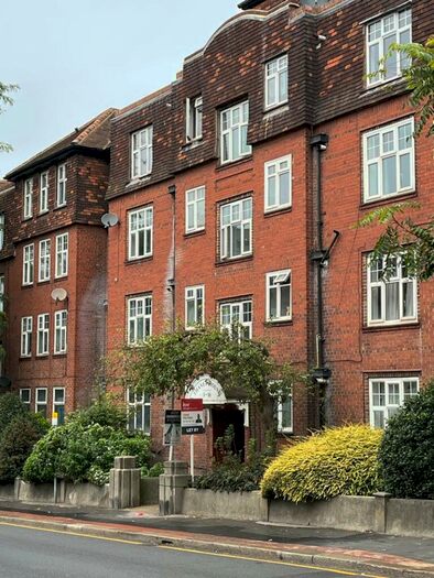 2 Bedroom Flat To Rent In Coombe Road, Croydon &#, CR0