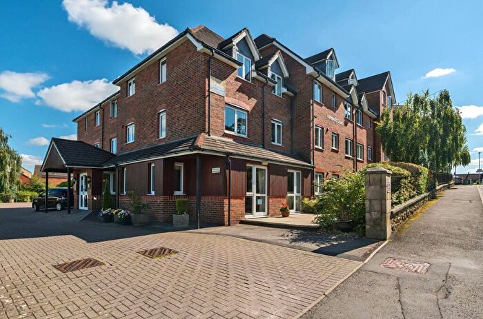 1 Bedroom Flat For Sale In Park Road, Frome, BA11