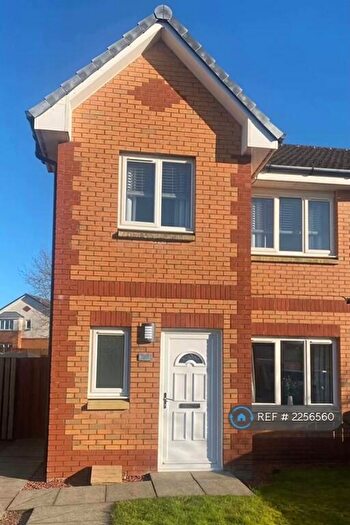 3 Bedroom End Of Terrace House To Rent In Parklands, Glasgow, G53