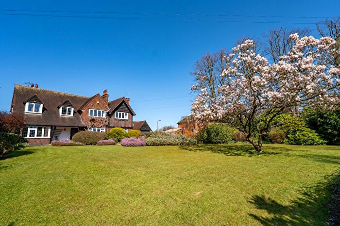 4 Bedroom Detached House For Sale In Field House, Derby Road, Ilkeston, DE7