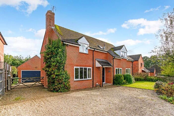 4 Bedroom Detached House To Rent In Main Street Newbury, RG20