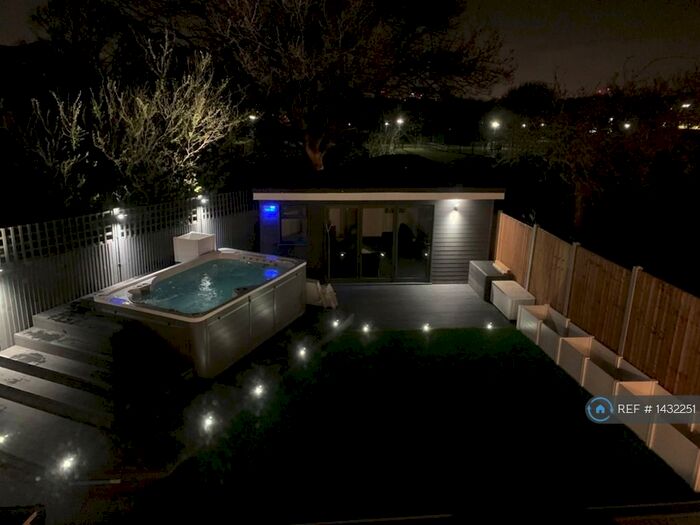 1 Bedroom Flat To Rent In Grove Park Road, London, SE9