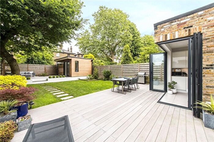 2 Bedroom Flat To Rent In Kirkstall Road, London, SW2