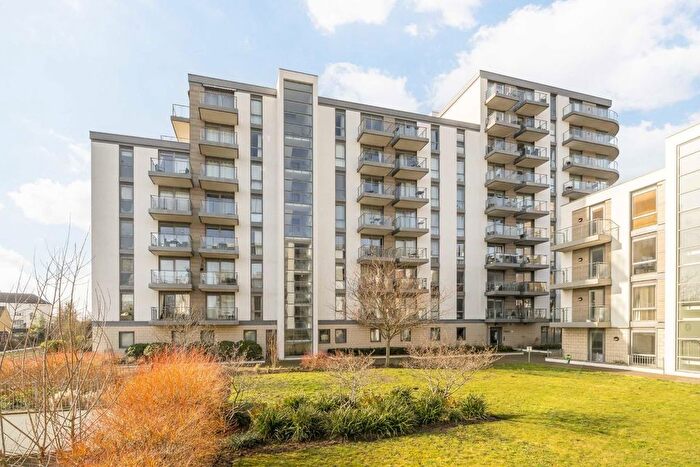 1 Bedroom Flat For Sale In Ealing Road, Brentford, TW8