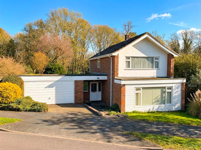 3 Bedroom Detached House For Sale In Carleton Rise, Welwyn, AL6