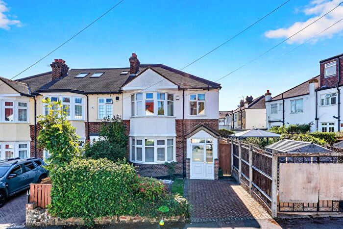 4 Bedroom End Of Terrace House For Sale In Elsrick Avenue, Morden, SM4