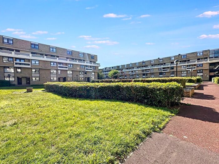 3 Bedroom Maisonette For Sale In Collingwood Court, Washington, NE37