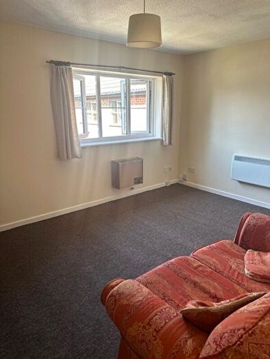 1 Bedroom Maisonette To Rent In Coulson Court, Luton, Bedfordshire, LU1