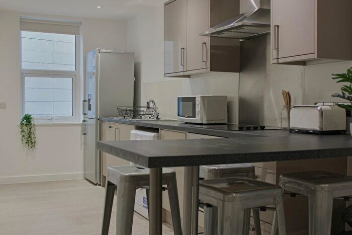 5 Bedroom Flat To Rent In Cumberland Street, Bristol, BS2