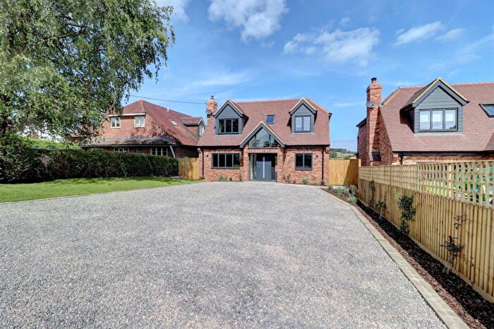 4 Bedroom Detached House For Sale In Trees Road, Hughenden Valley, High Wycombe, Buckinghamshire, HP14
