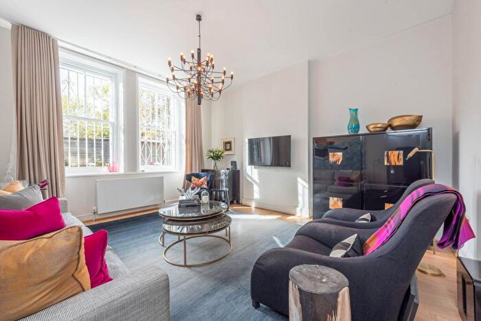3 Bedroom Flat For Sale In Kings Gardens, West Hampstead, London, NW6