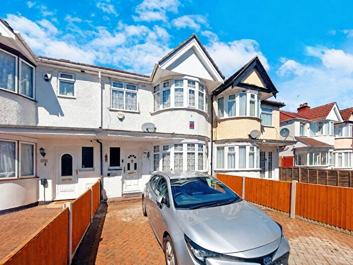 4 Bedroom Terraced House For Sale In Lynton Road, Harrow, HA2