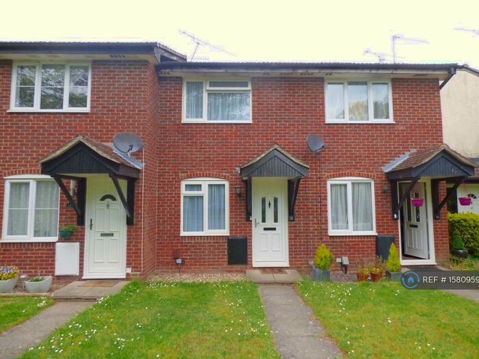 1 Bedroom Terraced House To Rent In Kingfisher Close, Farnborough, GU14