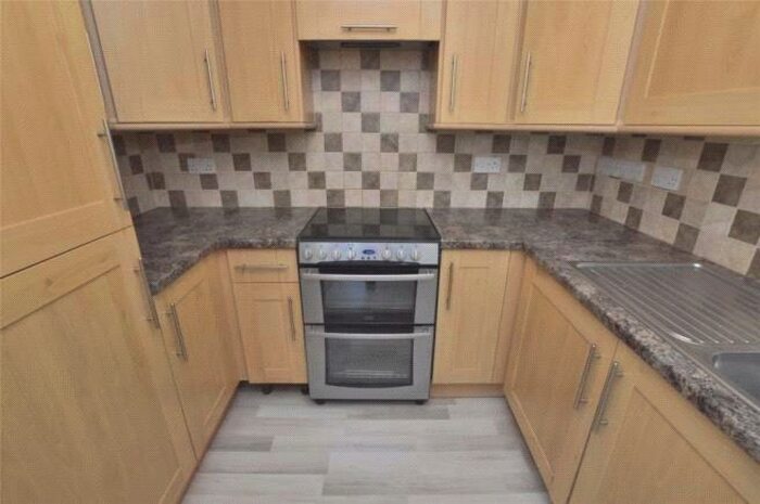 2 Bedroom Apartment To Rent In Groveside Close, Carshalton, SM5