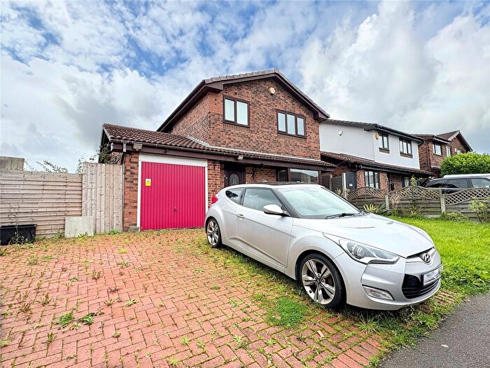 3 Bedroom Detached House For Sale In Brayshaw Close, Heywood, Greater Manchester, OL10