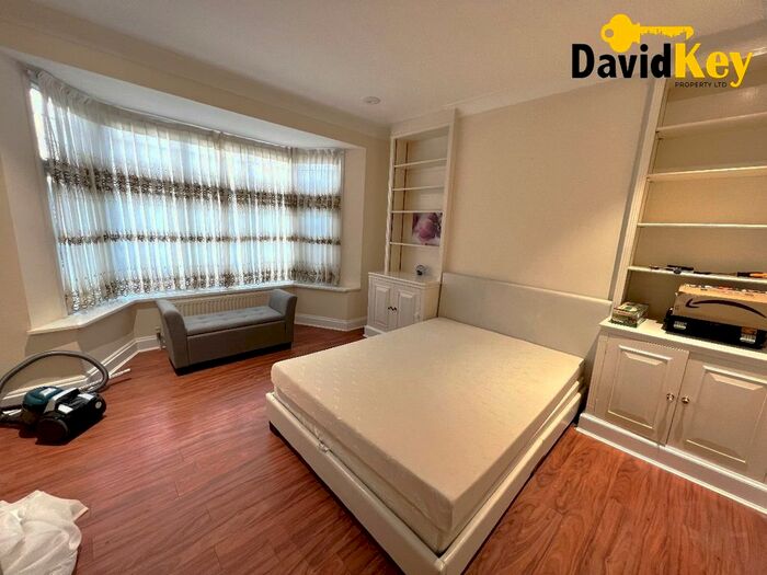 6 Bedroom Semi-Detached House To Rent In Cheviot Gardens, London, NW2