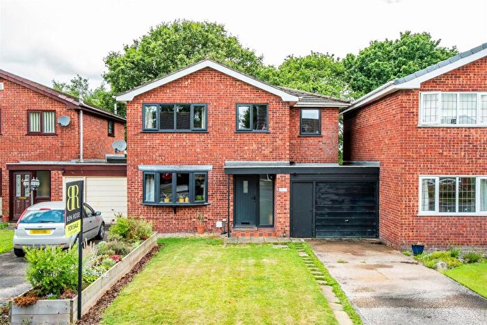 4 Bedroom Link Detached House For Sale In Willow Drive, Charnock Richard, Chorley, PR7