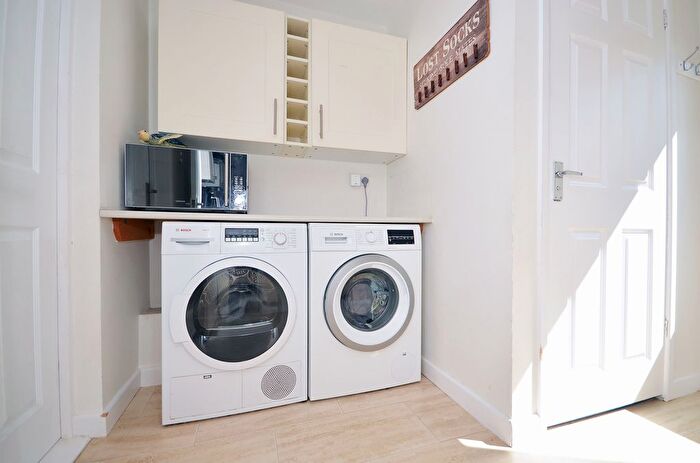 3 Bedroom Detached House For Sale In Tithe Close, Ringstead, Northamptonshire, NN14