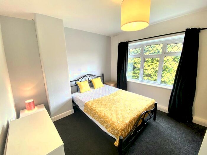 4 Bedroom SemiDetached House For Sale In Eden Crescent, Burley, Leeds, LS4