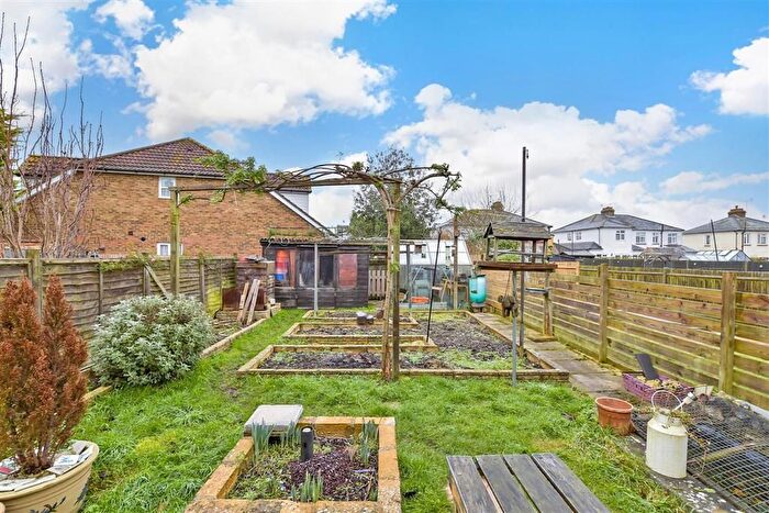 3 Bedroom Terraced House For Sale In Drage Road, East Peckham, Tonbridge, Kent, TN12