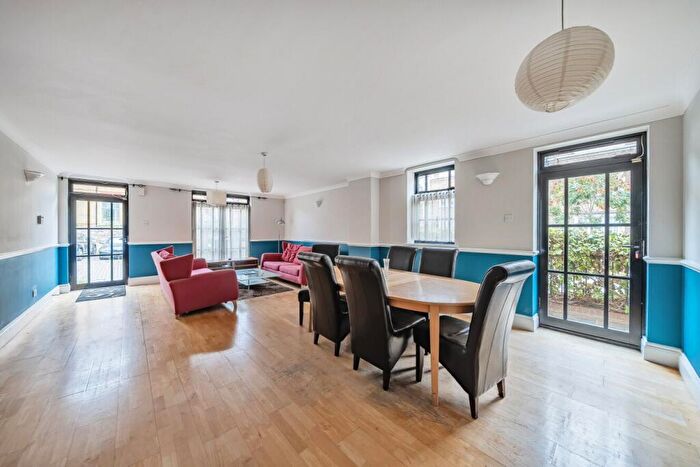 3 Bedroom Terraced House For Sale In Liverpool Grove, London, SE17