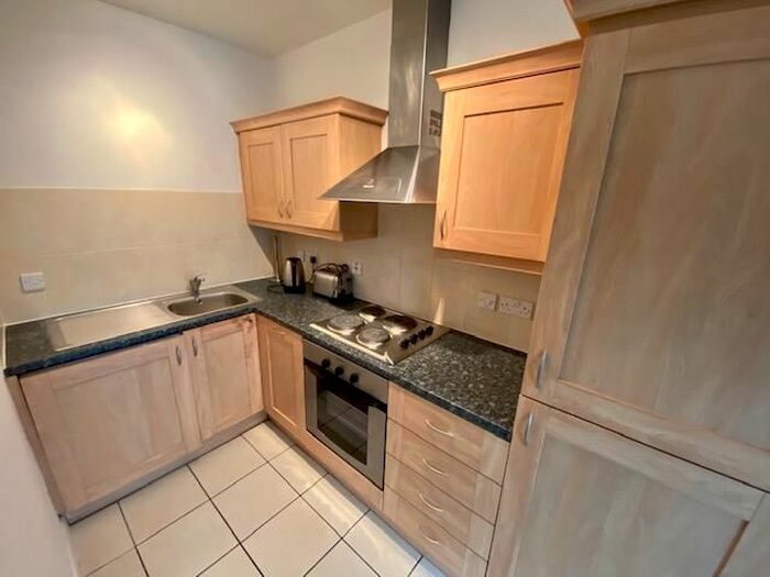 1 Bedroom Flat To Rent In Cookham Road, Maidenhead, SL6