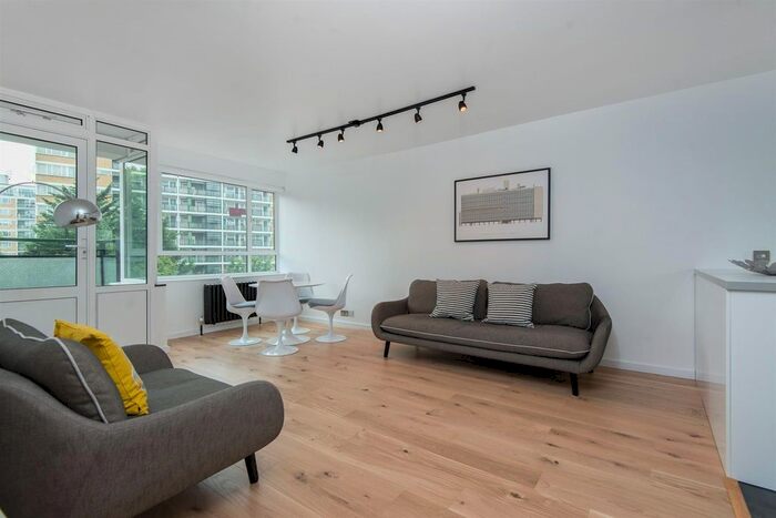 2 Bedroom Flat To Rent In Churchill Gardens, London, SW1V