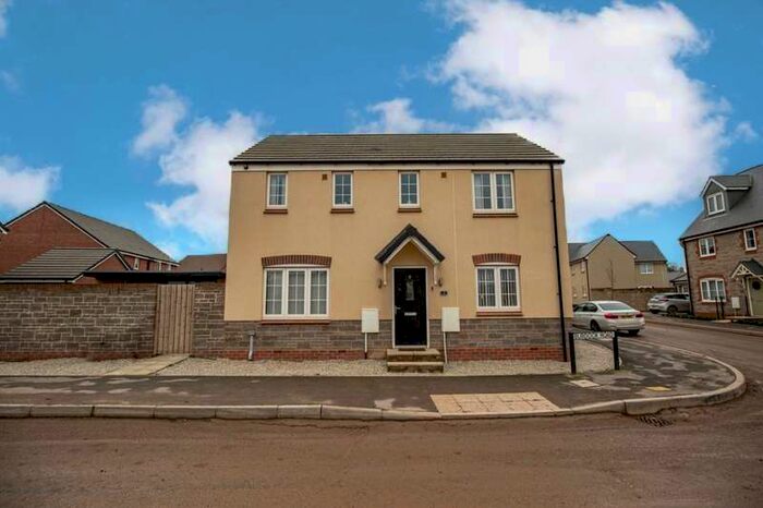 3 Bedroom House For Sale In Burdock Road, Emersons Green, Bristol BS16