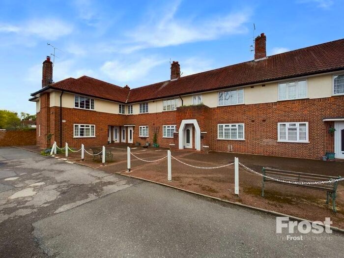 3 Bedroom Flat To Rent In Greenview Court, Village Way, Ashford, Middlesex, TW15