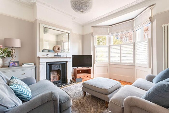 3 Bedroom Terraced House For Sale In Waldegrave Road, Brighton, BN1