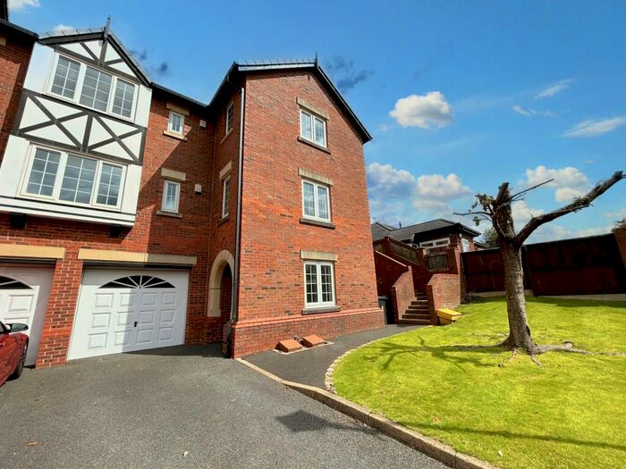2 Bedroom Apartment To Rent In Oliver Fold Close, Worsley, M28