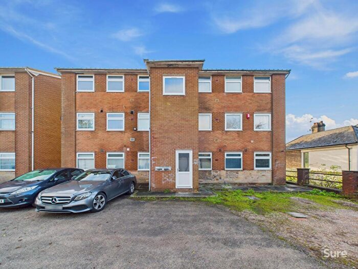2 Bedroom Flat For Sale In Ashley Court, Burton-On-Trent, DE15