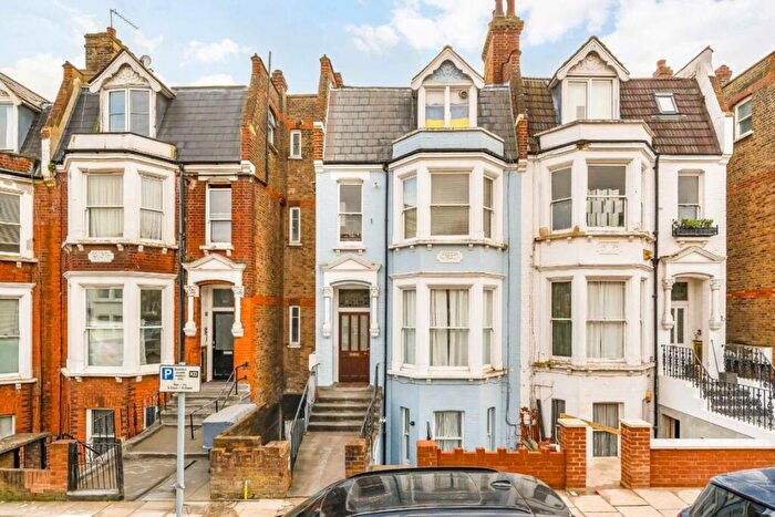 2 Bedroom Flat To Rent In Dyne Road, Queens Park, NW6