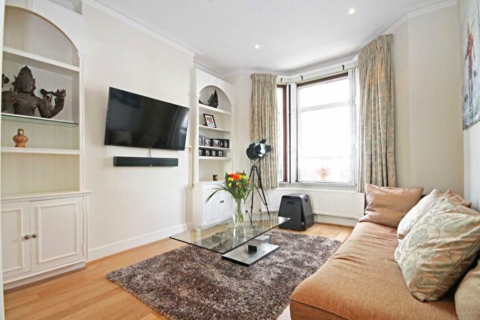 2 Bedroom Flat To Rent In Delaford Street, Fulham, SW6