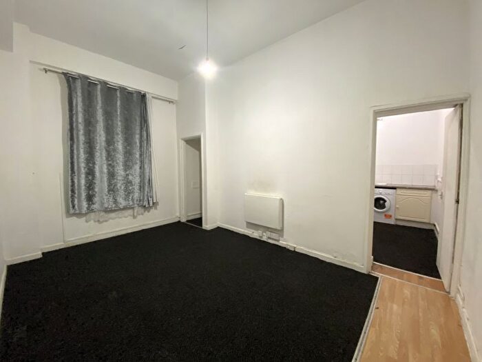 1 Bedroom Flat To Rent In Commercial Road, Newport, NP20