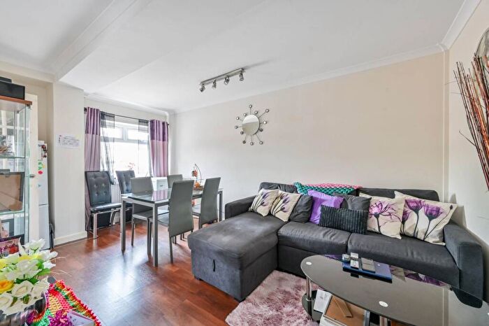 1 Bedroom Flat For Sale In London Road, Thornton Heath, CR7