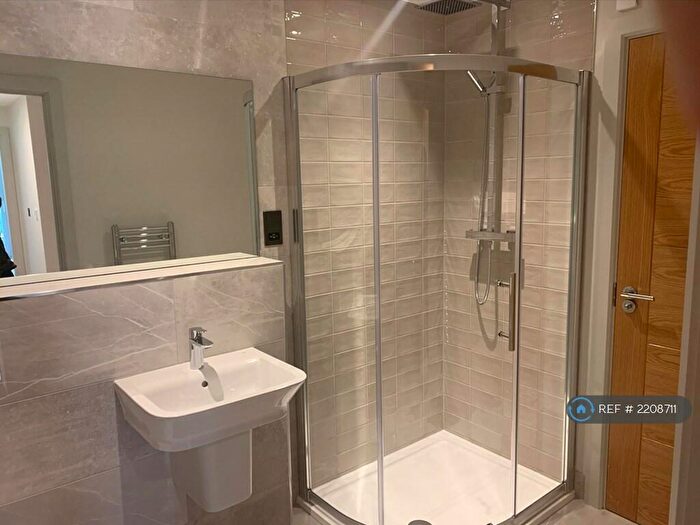 2 Bedroom Flat To Rent In Bowmans Lodge, Long Ashton, Bristol, BS41