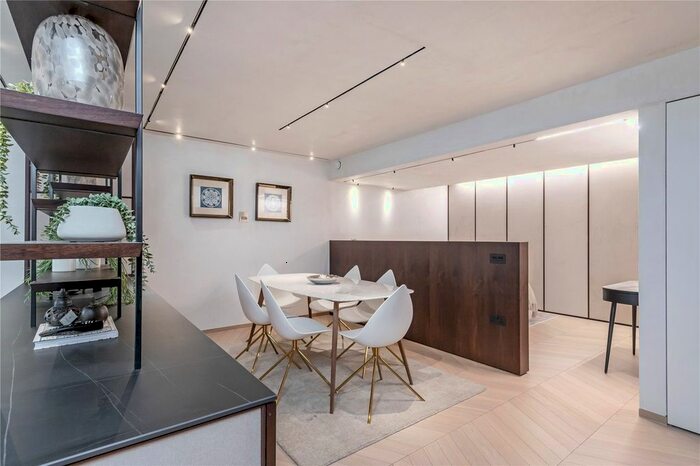 Studio To Rent In Campden Hill Road, London, W8