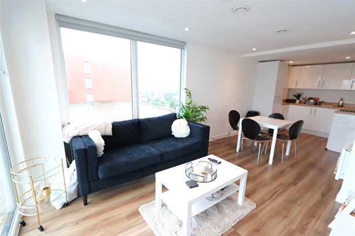 2 Bedroom Flat To Rent In Trafford Road, Salford, M5