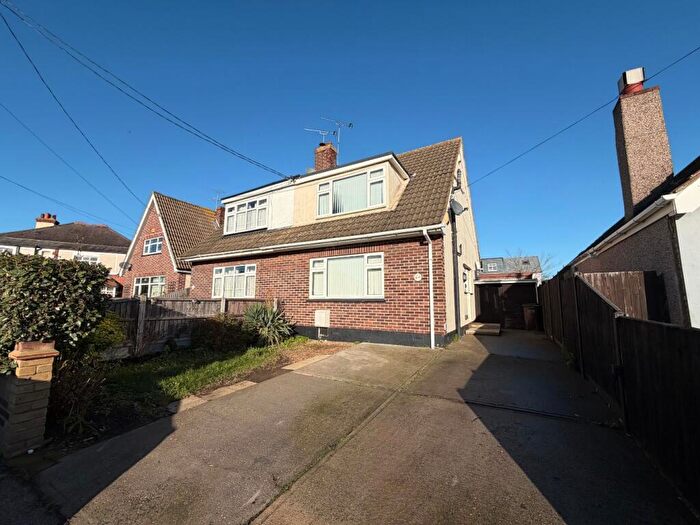 3 Bedroom Semi Detached House To Rent In St. Johns Road, Hadleigh, SS7