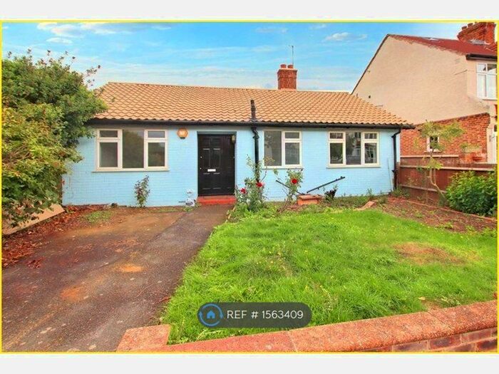 2 Bedroom Bungalow To Rent In Westbury Road, Beckenham, BR3
