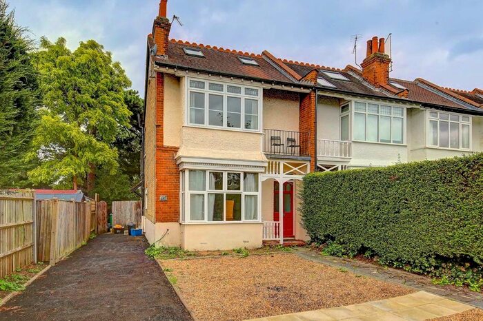 1 Bedroom Flat To Rent In Kingston Road, Teddington, TW11